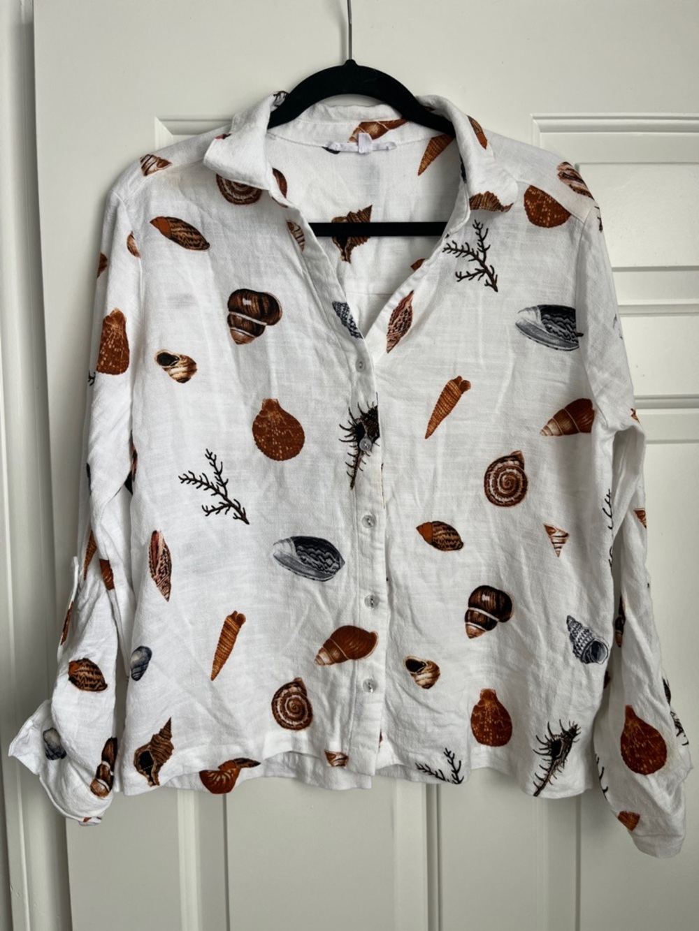 Jane and Delancey XL White Linen Shell-Print Button Down Shirt